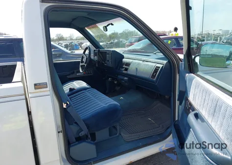 1993 Chevrolet Gmt-400 C1500 z USA, uszkodzony, nr VIN 1GCEC14K4PZ183987